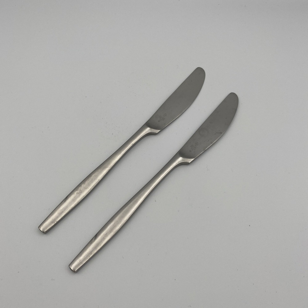 SET OF 2 MCM DANSK VARIATION V STAINLESS STEEL 8-1/2" DINNER KNIVES-FINLAND